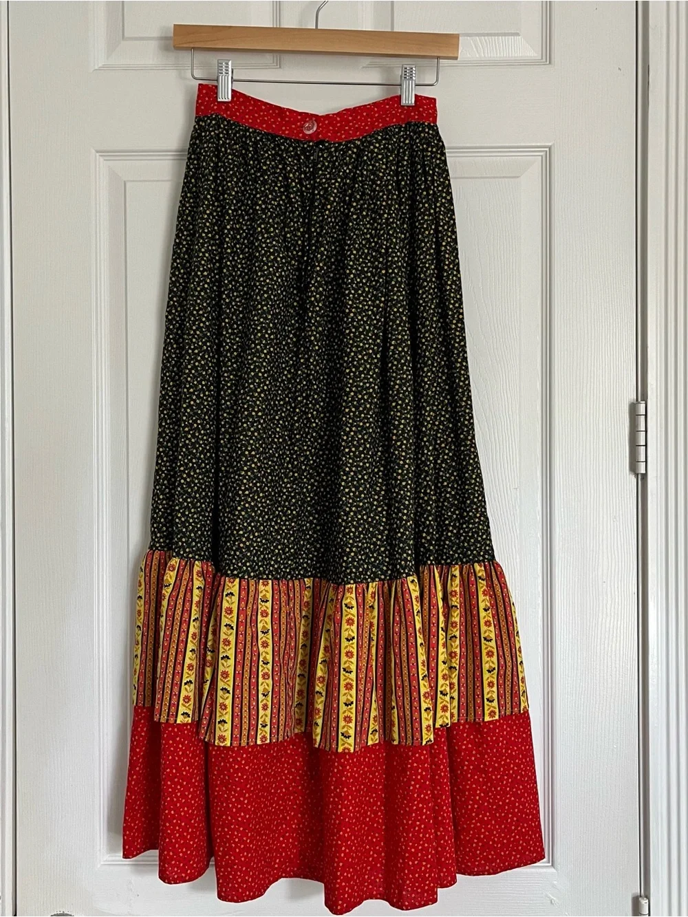 1970s Floral Prairie Skirt